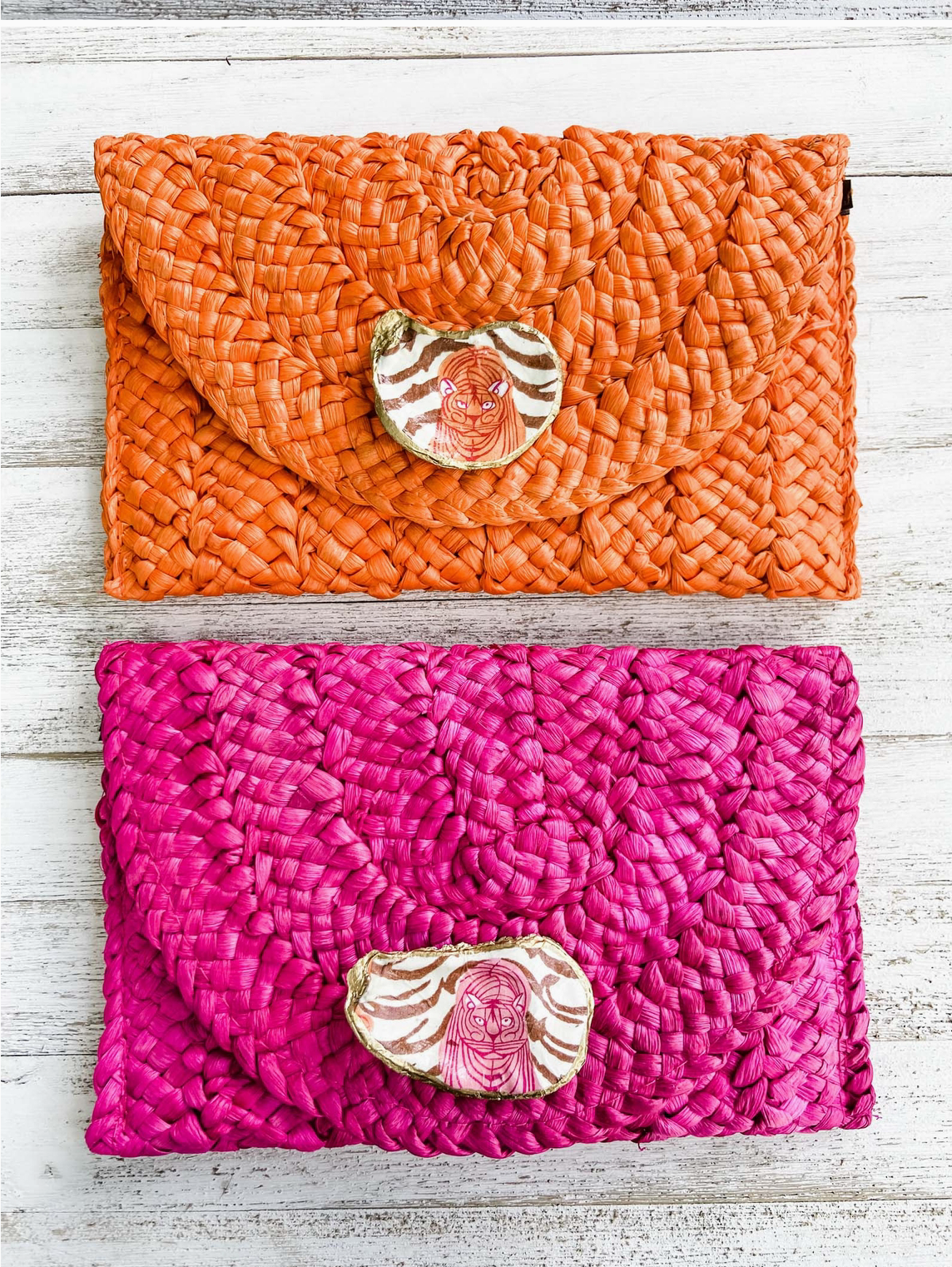 Tiger oyster shell clutch - PINK