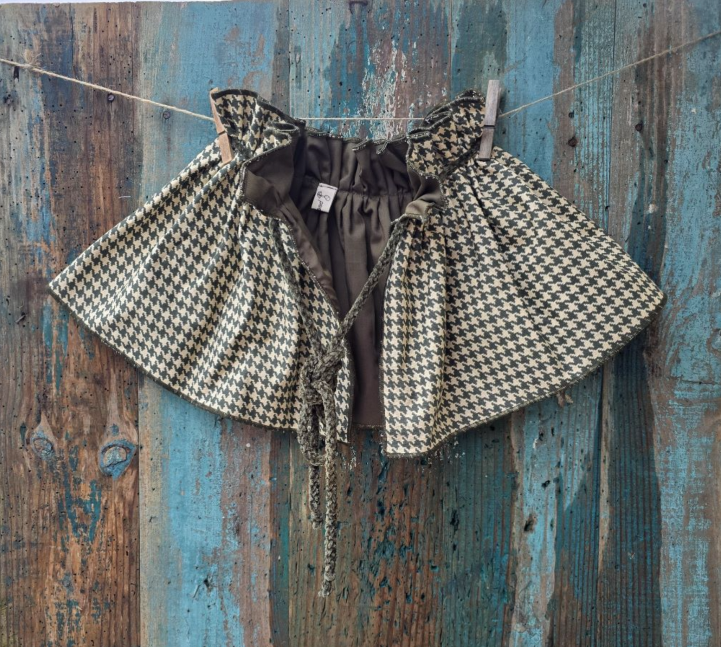 Regina Kaki Black