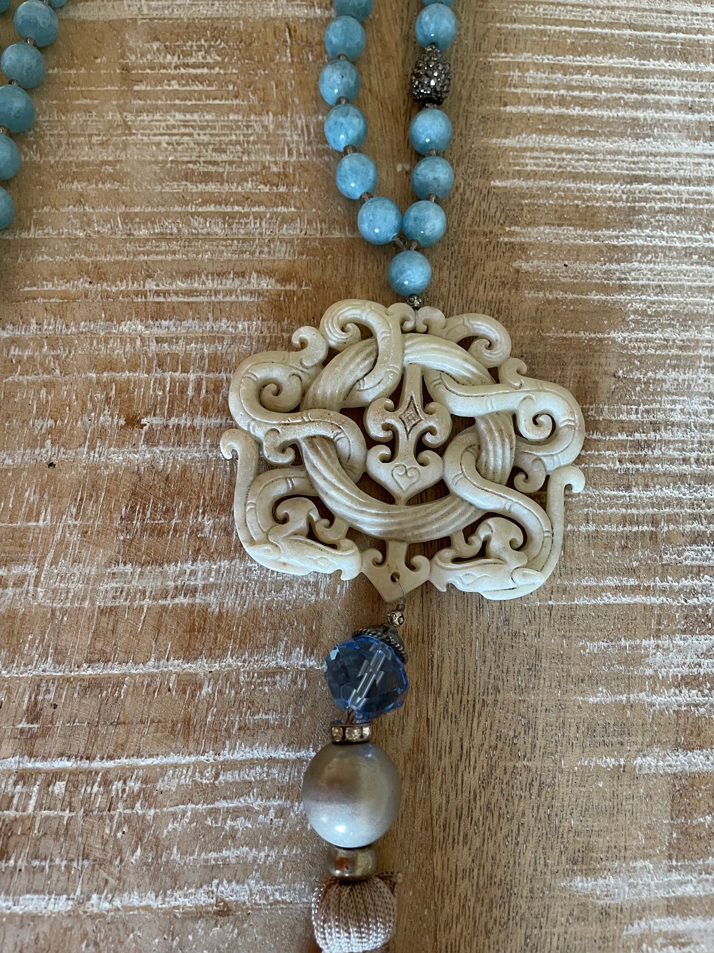 Vintage Jade pendant necklace - BLUE