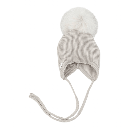 Pangasa - Luxurious Knit Hat with Fur Pompom and Tie