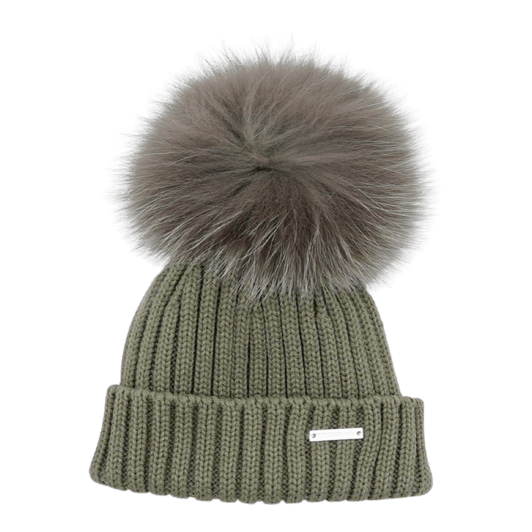 Pangasa - Luxurious Knit Hat with Fur Pompom