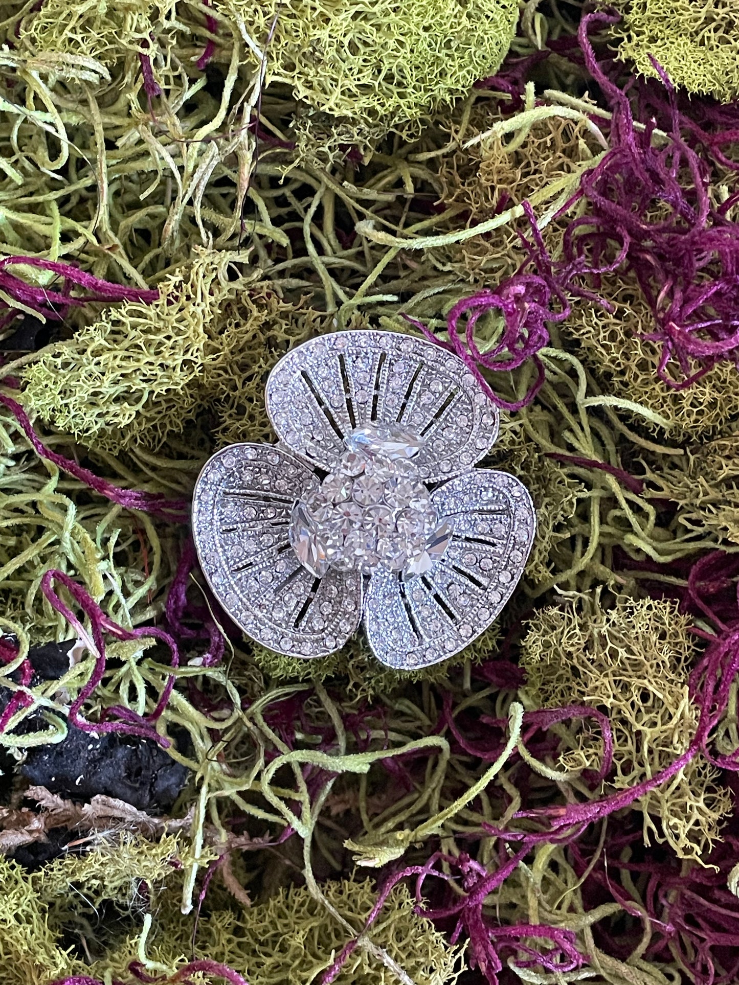 Vintage floral brooch