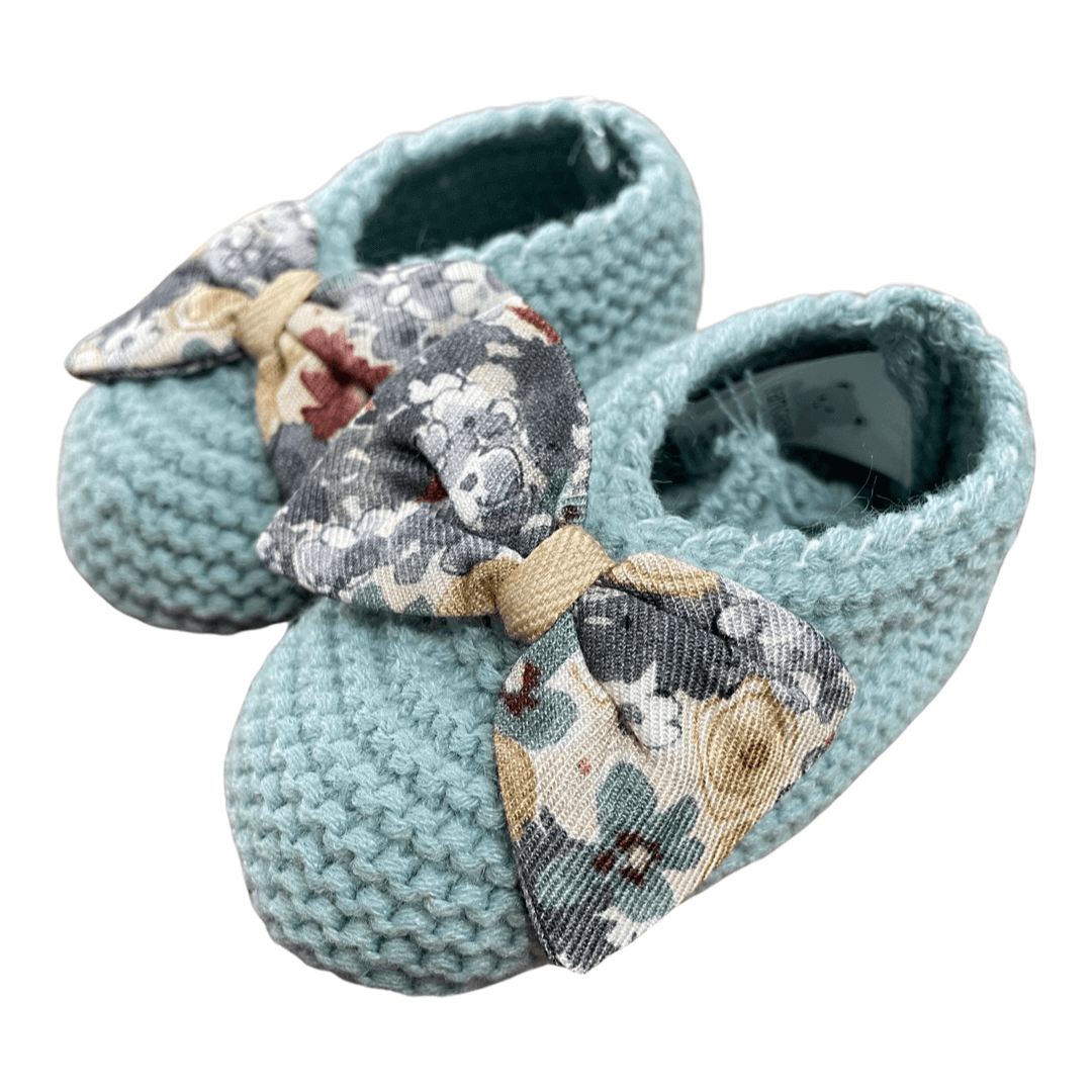 Pangasa - Luxurious Knitted Sandals "Little Flowers"