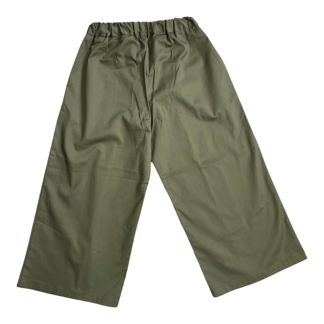 Mia Y Lia  - Khaki pleated capri pants