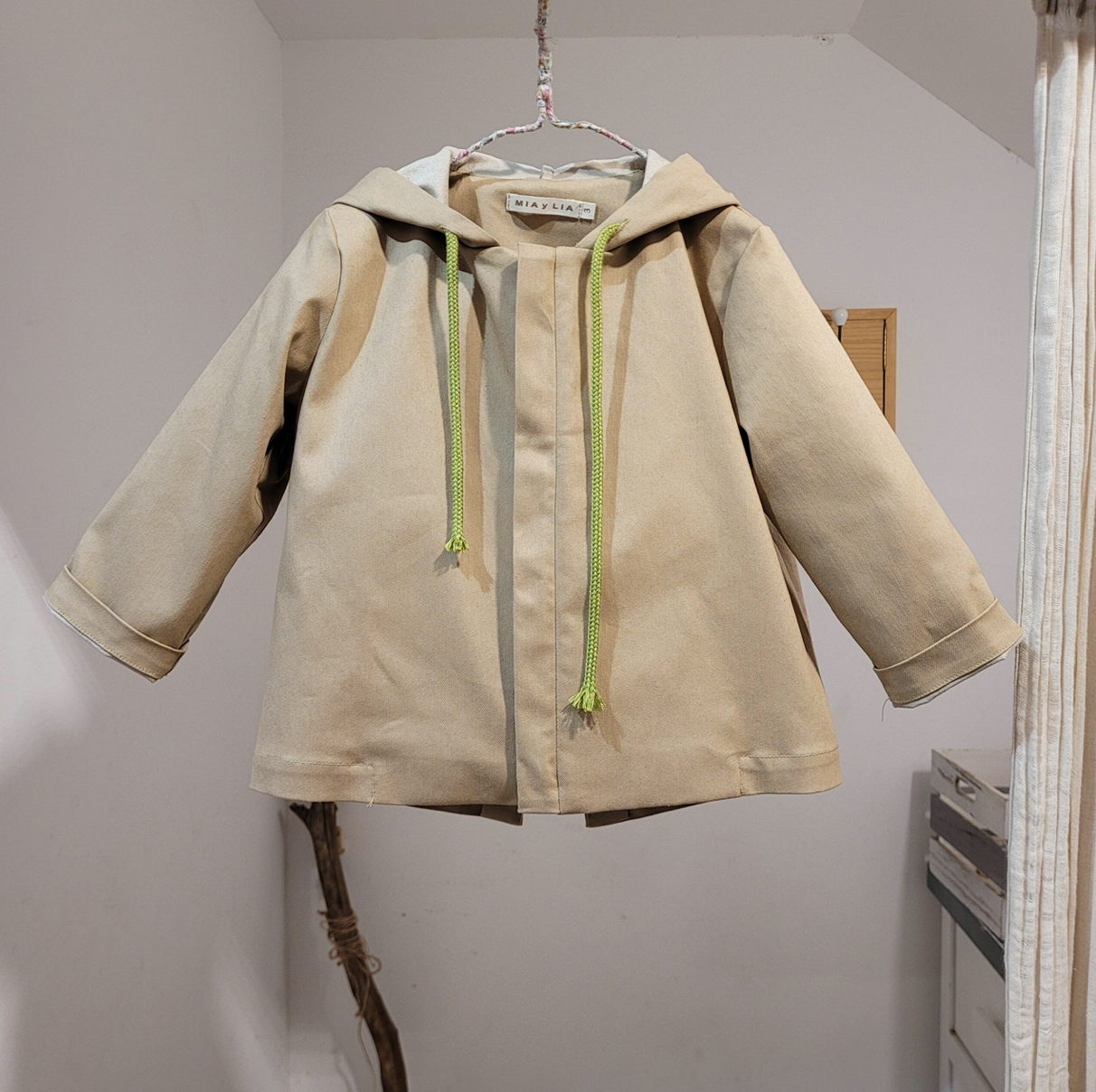 Mia y Lia  -  Camel hooded parka