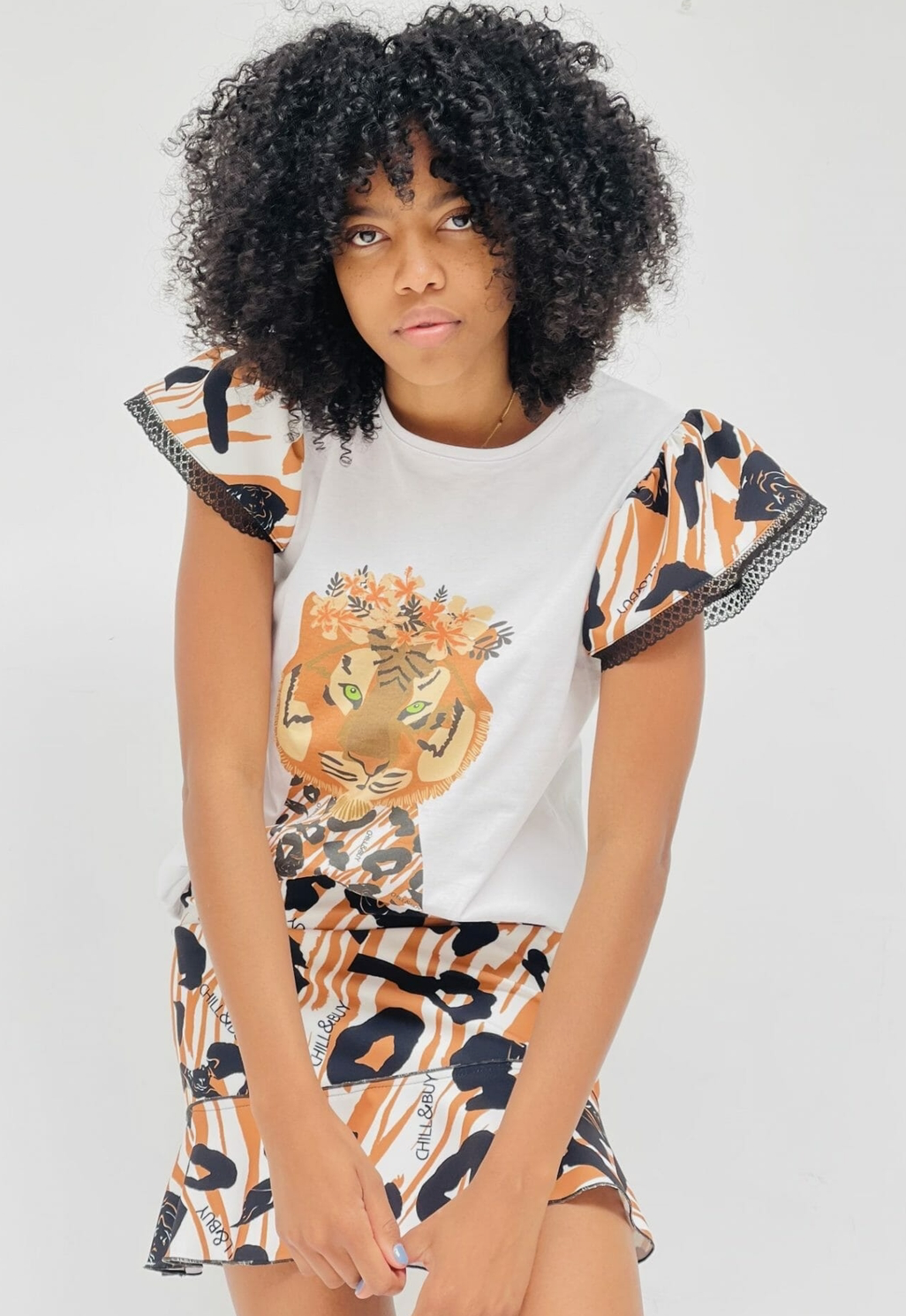 Chill&Buy - Flying T-Shirt with Tropical Tiger Lace