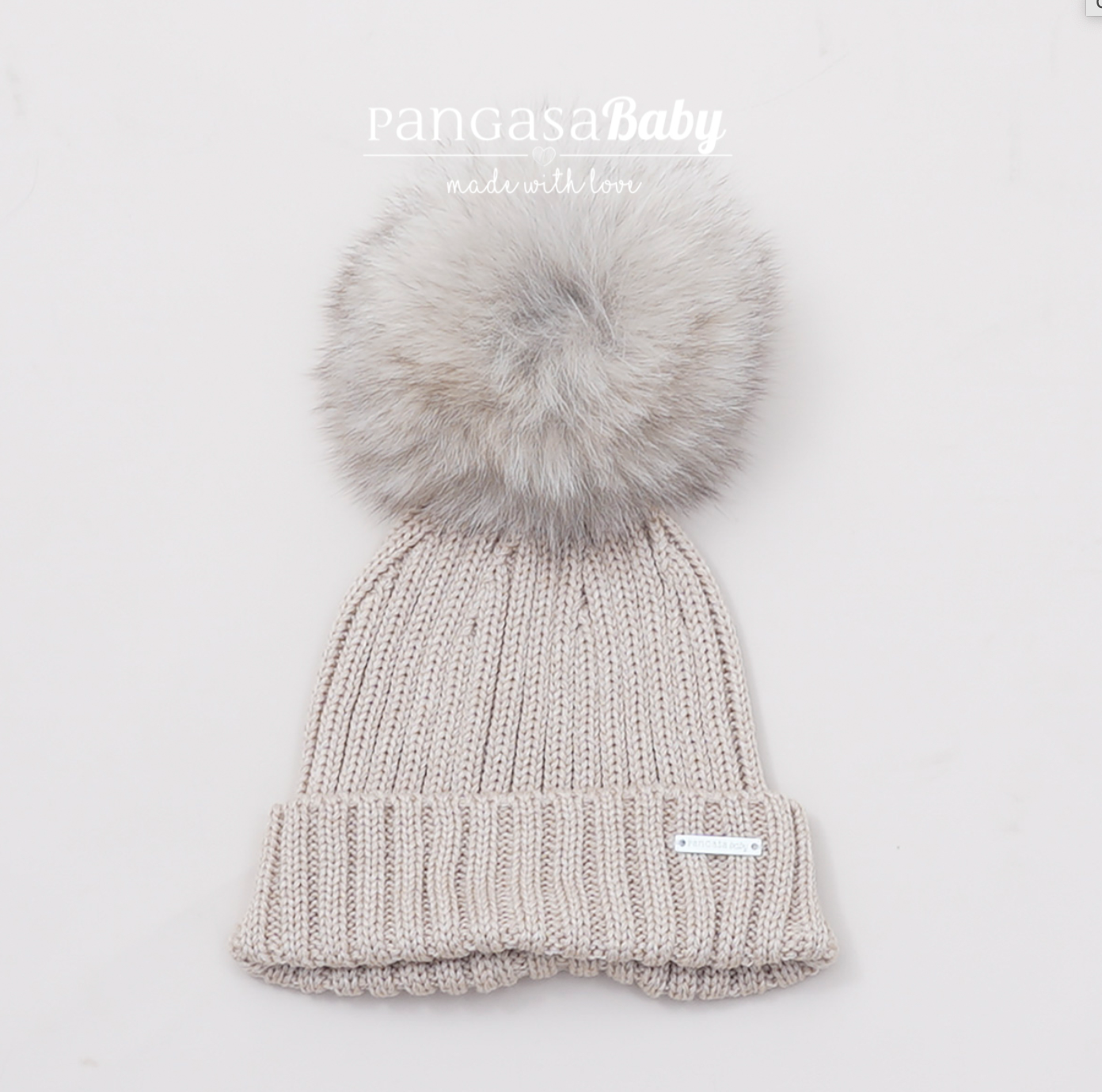 Pangasa - Luxurious Knit Hat with Fur Pompom