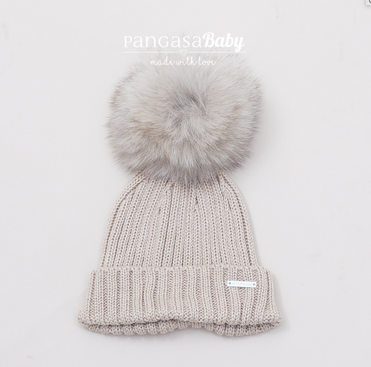 Pangasa - Luxurious Knit Hat with Fur Pompom