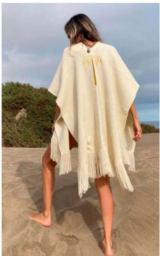 Lana Negra - Wool Poncho