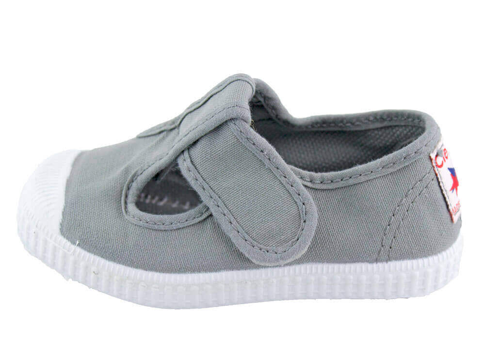 Cienta - T-Strap Canvas Sneakers